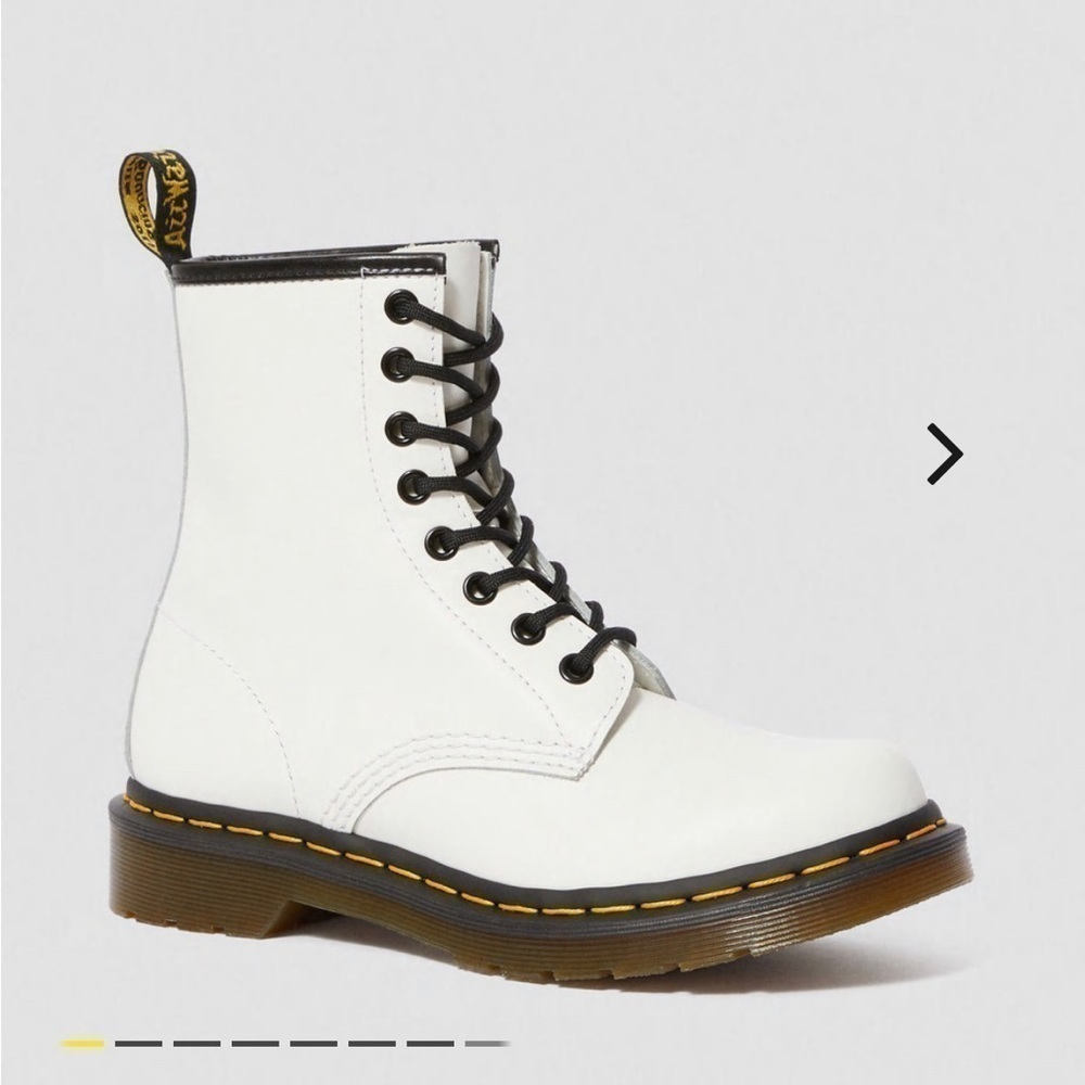 DR MARTENS *New* Zavala White 8 Eye Combat Leather Boots Lug Sole Lace U… - Picture 1 of 10